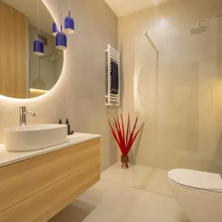 Cs Brown On Apartament Mamaja
