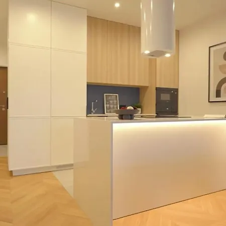 Cs Brown On Apartament *