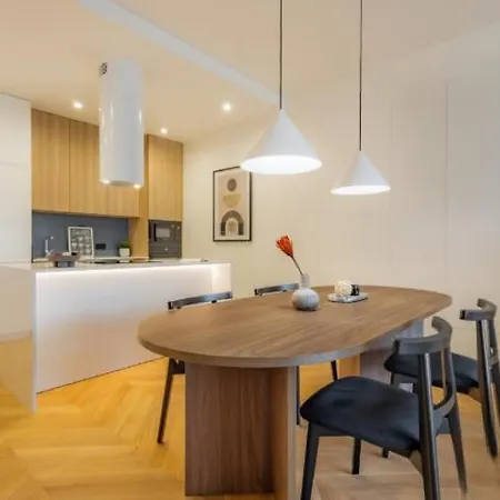 Cs Brown On Apartament Mamaja