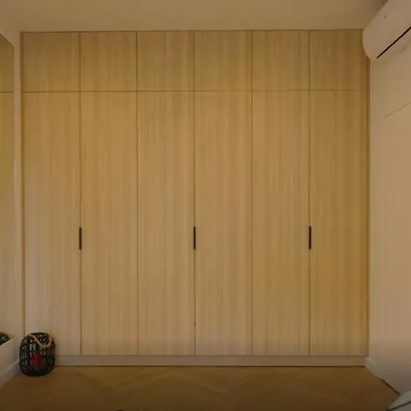 Cs Brown On Apartament *